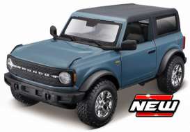 Ford  - Bronco 2021 blue/black - 1:24 - Maisto - 39535 - mai39535 | The Diecast Company