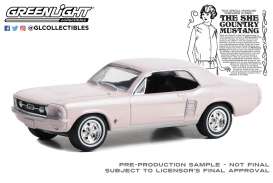 Ford  - Mustang 1967 bermuda sand - 1:64 - GreenLight - 30427 - gl30427 | The Diecast Company