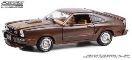 Ford  - Mustang 1978 brown/orange - 1:18 - GreenLight - 13669 - gl13669 | The Diecast Company