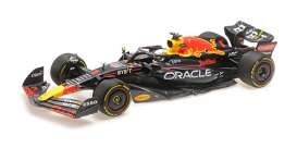 Oracle Red Bull Racing  - RB18 2022 blue/yellow/red - 1:18 - Minichamps - 110221601 - mc110221601 | The Diecast Company