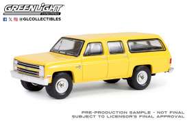 Chevrolet  - Suburban K20 1987 yellow - 1:64 - GreenLight - 35280D - gl35280D | The Diecast Company