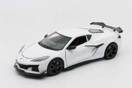 Chevrolet  - Corvette Z06 2023 white - 1:24 - Welly - 24120 - welly24120w | The Diecast Company
