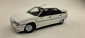 Citroen  - BX GTi 1990 alpine white - 1:18 - Triple9 Collection - 1800462 - T9-1800462 | The Diecast Company